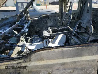 2000 Ford F-250 XL z VIN 1FTNX20F0YED45044, wystawiony jako Copart lot #41738605 z przebiegiem Nie podano mil oraz Szkoda całkowita • Salvage title. Historia ofert i sprzedaży dostępna na DreamBid. Obrazek 7.