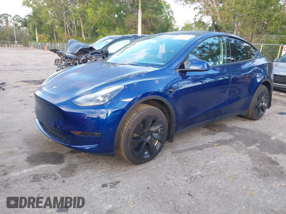 2024 Tesla Model Y с VIN 7SAYGDED5RF015208, выставлен на аукционе IAAI как лот 41608087 с пробегом 10 059 миль миль и . История ставок и продаж доступна на DreamBid. Изображение 2.