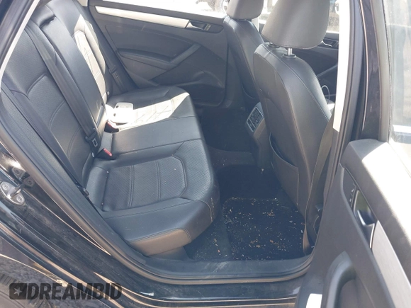 2013 Volkswagen Passat SE с VIN 1VWBP7A39DC036020, выставлен на аукционе IAAI как лот 41975615 с пробегом 99 429 миль миль и . История ставок и продаж доступна на DreamBid. Изображение 8.