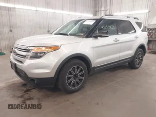 2014 Ford Explorer XLT z VIN 1FM5K8D8XEGA15680, wystawiony jako IAAI lot #42194829 z przebiegiem 179 946 mil mil oraz . Historia ofert i sprzedaży dostępna na DreamBid. Obrazek 2.