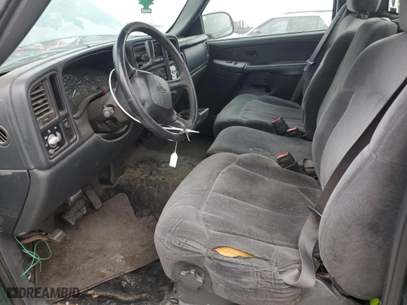 2000 Chevrolet Silverado 1500 with VIN 1GCEC14V6YZ305082, listed as a Copart auction lot 89411215 with 157,700 mi miles and Salvage Title. Bid and sale history available at carsss.com. Image 7.