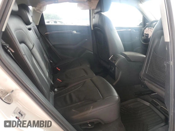 2016 Audi Q5 Premium z VIN WA1C2AFP6GA059117, wystawiony jako Copart lot #60768575 z przebiegiem Nie podano mil oraz Szkoda całkowita • Salvage title. Historia ofert i sprzedaży dostępna na DreamBid. Obrazek 10.