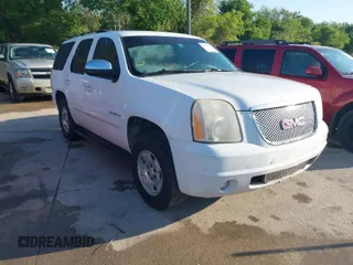 2007 GMC Yukon SLE w/3SA with VIN 1GKFC13C77R312288, listed as a IAAI auction lot 41970782 with 187,968 mi miles. Bid and sale history available at carsss.com. Image 1.