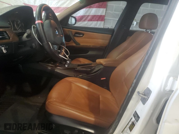 2011 BMW 3 Series 328i xDrive with VIN WBAUU3C52BA542628, listed as a Copart auction lot 71337384 with Not Provided miles and Salvage Title. Bid and sale history available at DreamBid. Image 6.