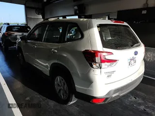 2022 Subaru Forester z VIN JF2SKACC8NH404415, wystawiony jako IAAI lot #42815774 z przebiegiem 92 533 mil mil oraz . Historia ofert i sprzedaży dostępna na DreamBid. Obrazek 1.