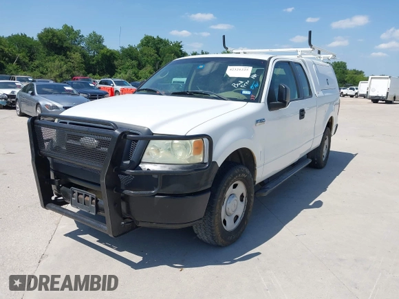 2008 Ford F-150 XLT z VIN 1FTPX14V48FB64463, wystawiony jako IAAI lot #42321225 z przebiegiem 225 958 mil mil oraz . Historia ofert i sprzedaży dostępna na DreamBid. Obrazek 2.