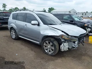 2010 Mitsubishi Outlander SE z VIN JA4JT3AW1AZ002556, wystawiony jako IAAI lot #42515144 z przebiegiem 178 217 mil mil oraz . Historia ofert i sprzedaży dostępna na DreamBid. Obrazek 1.