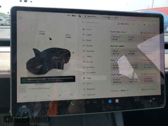 2023 Tesla Model 3 z VIN 5YJ3E1EA6PF579920, wystawiony jako Copart lot #60543565 z przebiegiem 55 574 mil mil oraz Czysty tytuł • Clean title. Historia ofert i sprzedaży dostępna na DreamBid. Obrazek 9.