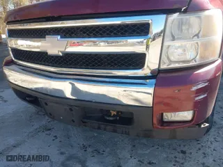 2008 Chevrolet Silverado 1500 LT w/1LT with VIN 2GCEK19J281159362, listed as a IAAI auction lot 40901624 with 167,577 mi miles. Bid and sale history available at carsss.com. Image 6.