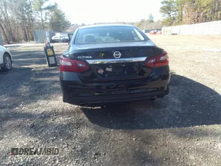 2018 Nissan Altima 2.5 SR with VIN 1N4AL3AP5JC471611, listed as a IAAI auction lot 41704535 with 60,027 mi miles. Bid and sale history available at carsss.com. Image 16.