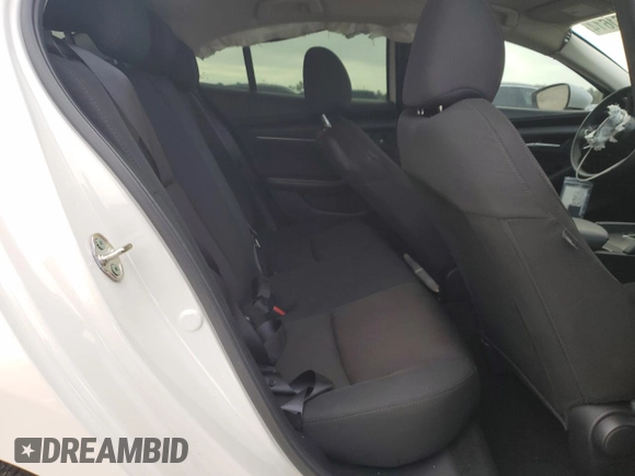 2024 Mazda 3 S with VIN 3MZBPAAM3RM435436, listed as a Copart auction lot 85861614 with 4,309 mi miles and Salvage Title. Bid and sale history available at DreamBid. Image 10.