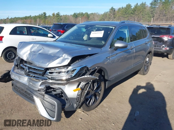 2023 Volkswagen Tiguan SE z VIN 3VVMB7AX4PM128007, wystawiony jako IAAI lot #42069544 z przebiegiem 19 994 mil mil oraz . Historia ofert i sprzedaży dostępna na DreamBid. Obrazek 17.