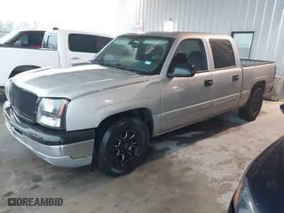 2004 Chevrolet Silverado 1500 Crew Cab LS with VIN 2GCEC13TX41390981, listed as a IAAI auction lot 42084772 with 108,207 mi miles. Bid and sale history available at carsss.com. Image 2.