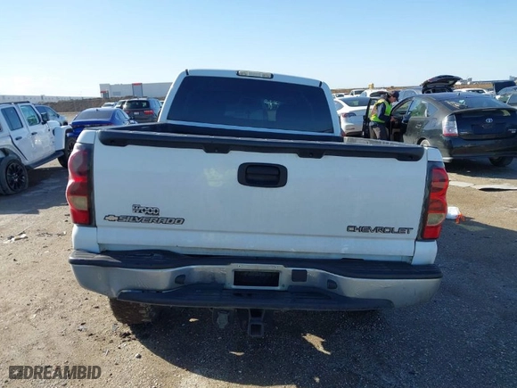 2007 Chevrolet Silverado 1500 Classic LT3 with VIN 1GCEK19B17Z101323, listed as a IAAI auction lot 41706534 with 291,917 mi miles. Bid and sale history available at carsss.com. Image 15.