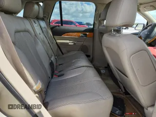 2011 Lincoln MKX z VIN 2LMDJ6JK4BBJ21777, wystawiony jako Copart lot #60412835 z przebiegiem Nie podano mil oraz Szkoda całkowita • Salvage title. Historia ofert i sprzedaży dostępna na DreamBid. Obrazek 10.