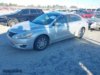 2015 Nissan Altima 2.5 with VIN 1N4AL3AP4FC280561, listed as a IAAI auction lot 41684704 with 130,991 mi miles. Bid and sale history available at carsss.com. Image 2.