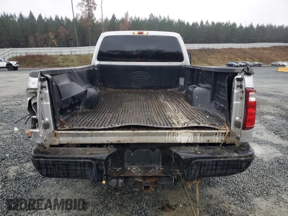 2011 Ford F-250 XL z VIN 1FT7X2A69BEB26338, wystawiony jako Copart lot #72724884 z przebiegiem 351 393 mil mil oraz Szkoda całkowita • Salvage title. Historia ofert i sprzedaży dostępna na DreamBid. Obrazek 6.