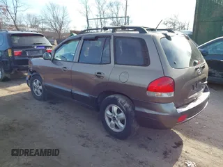 2005 Hyundai Santa Fe GLS z VIN KM8SC13D45U929446, wystawiony jako IAAI lot #41200311 z przebiegiem 157 669 mil mil oraz . Historia ofert i sprzedaży dostępna na DreamBid. Obrazek 3.