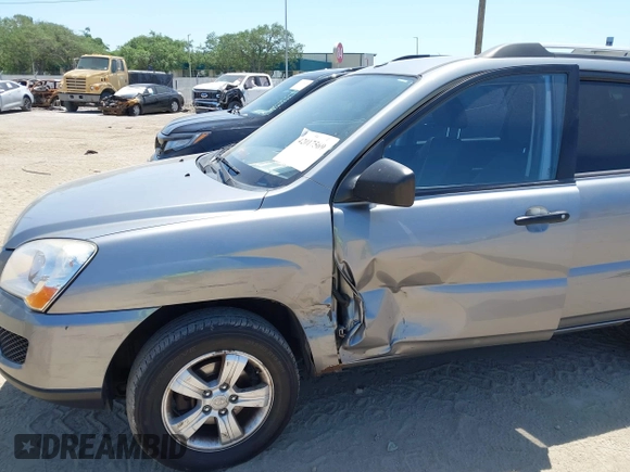 2010 Kia Sportage LX with VIN KNDKG3A47A7722839, listed as a IAAI auction lot 42017569 with 187,100 mi miles and . Bid and sale history available at carsss.com. Image 6.