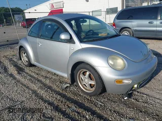2000 Volkswagen Beetle GLS with VIN 3VWCA21C1YM447053, listed as a IAAI auction lot 42695378 with 262,588 mi miles and . Bid and sale history available at DreamBid. Image 1.