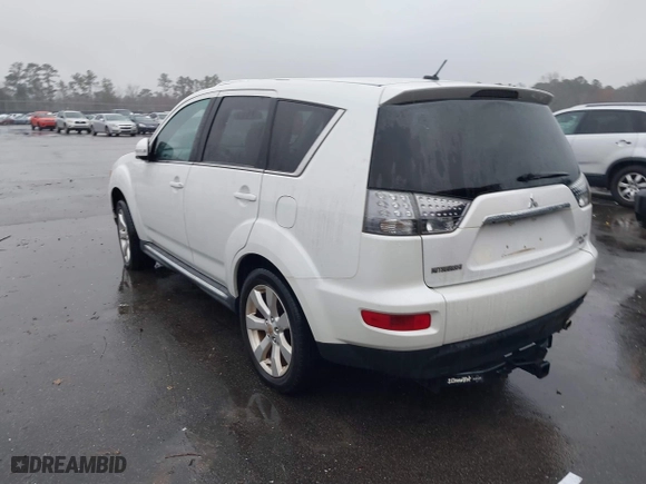 2010 Mitsubishi Outlander GT with VIN JA4JT5AXXAZ016007, listed as a IAAI auction lot 41595345 with 207,985 mi miles. Bid and sale history available at carsss.com. Image 3.