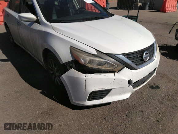 2016 Nissan Altima S with VIN 1N4AL3AP2GN317581, listed as a IAAI auction lot 41687949 with 271,000 mi miles and . Bid and sale history available at carsss.com. Image 6.