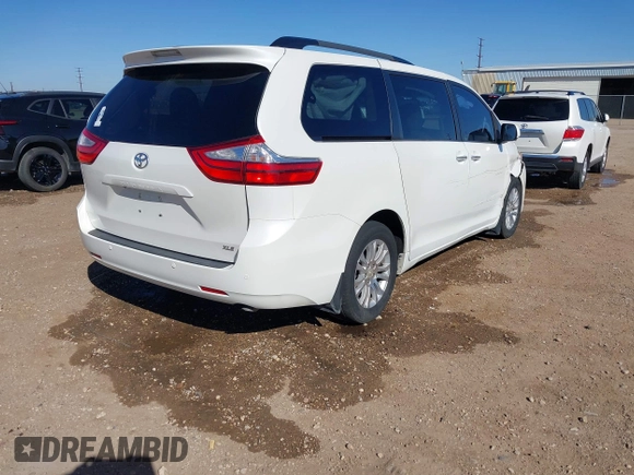 2017 Toyota Sienna XLE Auto Access Seat with VIN 5TDYZ3DC2HS806686, listed as a IAAI auction lot 41877474 with 72,011 mi miles. Bid and sale history available at carsss.com. Image 4.