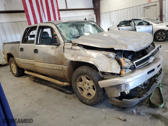 2006 Chevrolet Silverado 1500 LT1 with VIN 2GCEC13T661208440, listed as a Copart auction lot 46807495 with 156,090 mi miles and Salvage Title. Bid and sale history available at carsss.com. Image 4.