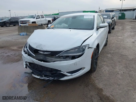 2015 Chrysler 200 Limited with VIN 1C3CCCAB4FN576759, listed as a IAAI auction lot 41583305 with 121,833 mi miles. Bid and sale history available at carsss.com. Image 6.