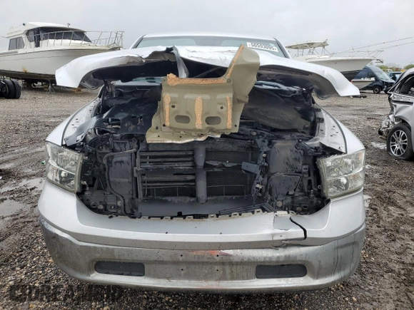 2018 Ram 1500 SLT z VIN 1C6RR6GG9JS317288, wystawiony jako Copart lot #50593095 z przebiegiem 128 698 mil mil oraz Szkoda całkowita • Salvage title. Historia ofert i sprzedaży dostępna na DreamBid. Obrazek 5.