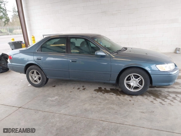 2000 Toyota Camry CE with VIN 4T1BG22KXYU923956, listed as a IAAI auction lot 41937950 with 101,539 mi miles. Bid and sale history available at carsss.com. Image 14.