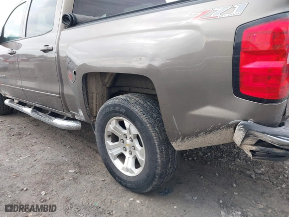 2015 Chevrolet Silverado 1500 LT with VIN 3GCUKREC4FG237341, listed as a IAAI auction lot 41813464 with 108,751 mi miles. Bid and sale history available at carsss.com. Image 20.