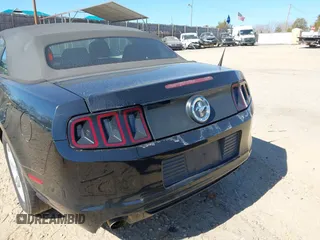 2014 Ford Mustang V6 with VIN 1ZVBP8EM3E5213160, listed as a IAAI auction lot 41664430 with 184,862 mi miles. Bid and sale history available at carsss.com. Image 6.