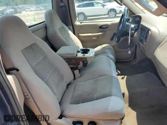 2004 Ford F-150 XL с VIN 2FTRF17204CA19200, выставлен на аукционе Copart как лот 55040633 с пробегом Не указан миль и Списание • Salvage title. История ставок и продаж доступна на DreamBid. Изображение 10.