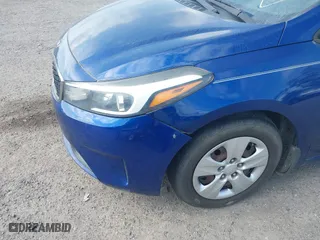 2018 Kia Forte LX with VIN 3KPFK4A71JE226693, listed as a IAAI auction lot 42094700 with 140,906 mi miles. Bid and sale history available at carsss.com. Image 6.