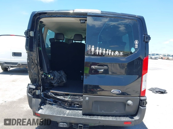 2020 Ford Transit Passenger XL z VIN 1FBAX2YG0LKA55428, wystawiony jako IAAI lot #42356622 z przebiegiem 89 748 mil mil oraz . Historia ofert i sprzedaży dostępna na DreamBid. Obrazek 17.