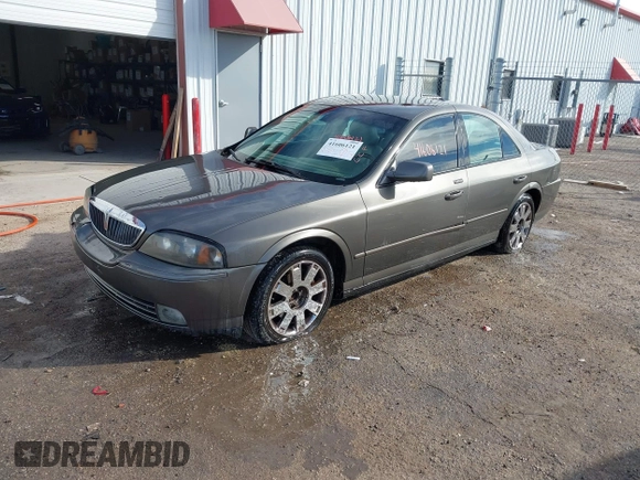 2004 Lincoln LS with VIN 1LNHM87A04Y671711, listed as a IAAI auction lot 41606121 with 1 mi miles. Bid and sale history available at carsss.com. Image 2.