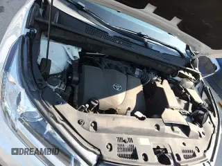 2019 Toyota Highlander Limited with VIN 5TDYZRFH0KS301975, listed as a Copart auction lot 62547425 with 104,174 mi miles and Salvage title. Bid and sale history available at DreamBid. Image 16.