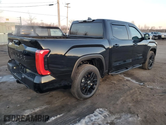 2024 Toyota Tundra Limited Hybrid z VIN 5TFWC5DB5RX073881, wystawiony jako Copart lot #48943975 z przebiegiem 7 652 mil mil oraz Szkoda całkowita • Salvage title. Historia ofert i sprzedaży dostępna na DreamBid. Obrazek 3.