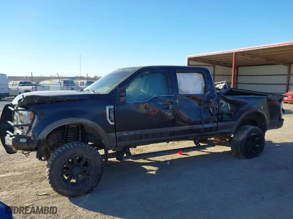 2017 Ford Super Duty F-250 SRW Lariat with VIN 1FT7W2BT8HED31729, listed as a IAAI auction lot 41396178 with 128,564 mi miles. Bid and sale history available at carsss.com. Image 13.