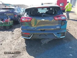 2018 Kia Niro EX with VIN KNDCC3LC6J5137430, listed as a IAAI auction lot 41804509 with 139,140 mi miles. Bid and sale history available at carsss.com. Image 15.