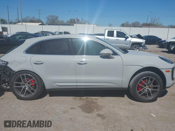 2024 Porsche Macan S с VIN WP1AG2A51RLB39585, выставлен на аукционе IAAI как лот 41750024 с пробегом Не указан миль и . История ставок и продаж доступна на DreamBid. Изображение 13.
