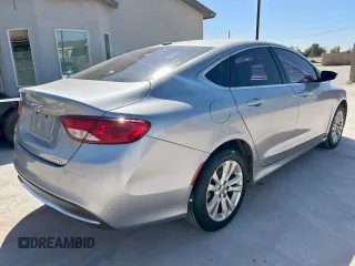 2015 Chrysler 200 Limited with VIN 1C3CCCAB4FN660631, listed as a Copart auction lot 59960725 with 204,751 mi miles and Clean title. Bid and sale history available at DreamBid. Image 4.