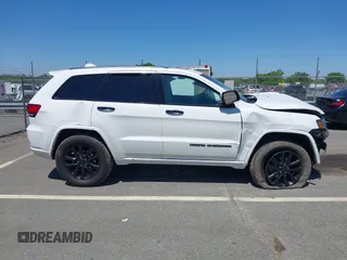 2020 Jeep Grand Cherokee Laredo E z VIN 1C4RJFAGXLC199564, wystawiony jako IAAI lot #42142905 z przebiegiem 83 024 mil mil oraz . Historia ofert i sprzedaży dostępna na DreamBid. Obrazek 13.