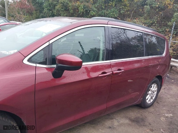 2020 Chrysler Voyager LXI with VIN 2C4RC1DG0LR256886, listed as a IAAI auction lot 40754220 with NaN miles. Bid and sale history available at carsss.com. Image 14.