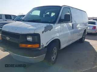 2008 Chevrolet Express Cargo Van with VIN 1GCGG25C181125426, listed as a IAAI auction lot 41726393 with 271,384 mi miles. Bid and sale history available at carsss.com. Image 2.