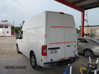 2013 Nissan NV SV z VIN 1N6BF0LY5DN110802, wystawiony jako IAAI lot #39917294 z przebiegiem 197 172 mil mil oraz . Historia ofert i sprzedaży dostępna na DreamBid. Obrazek 3.