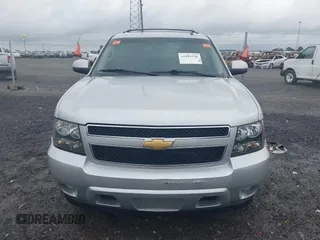 2012 Chevrolet Tahoe LS z VIN 1GNSCAE02CR308972, wystawiony jako IAAI lot #42495520 z przebiegiem 205 295 mil mil oraz . Historia ofert i sprzedaży dostępna na DreamBid. Obrazek 12.