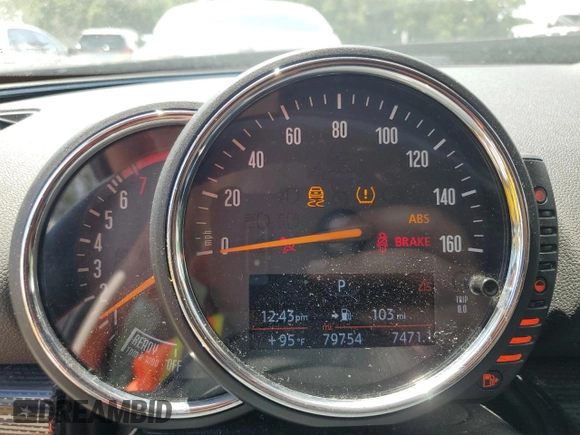2016 MINI Clubman z VIN WMWLN5C5XG2E29275, wystawiony jako Copart lot #68162014 z przebiegiem 79 754 mil mil oraz Nie do naprawy. Historia ofert i sprzedaży dostępna na DreamBid. Obrazek 9.