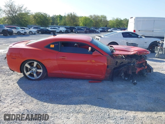 2010 Chevrolet Camaro 2SS z VIN 2G1FK1EJ4A9176836, wystawiony jako IAAI lot #41994863 z przebiegiem 151 249 mil mil oraz . Historia ofert i sprzedaży dostępna na DreamBid. Obrazek 13.